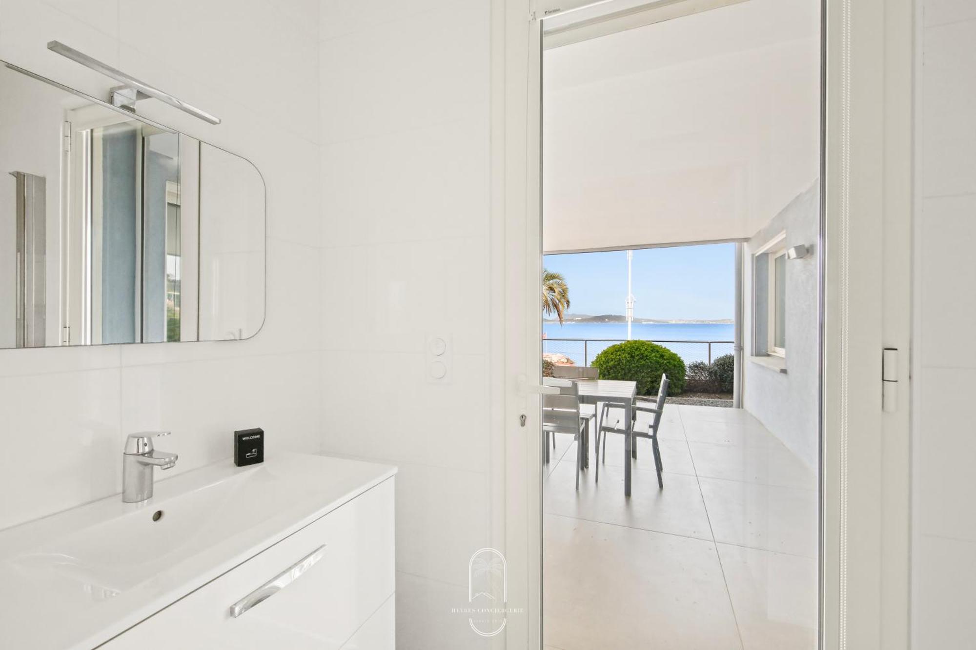 Villa Antoine Appartement Rdj Vue Mer Clim Wifi Parking Plage 50M La Garonne Le Pradet Ngoại thất bức ảnh